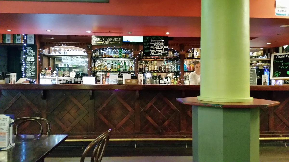 Vibe, Foxy Malone's Irish Pub