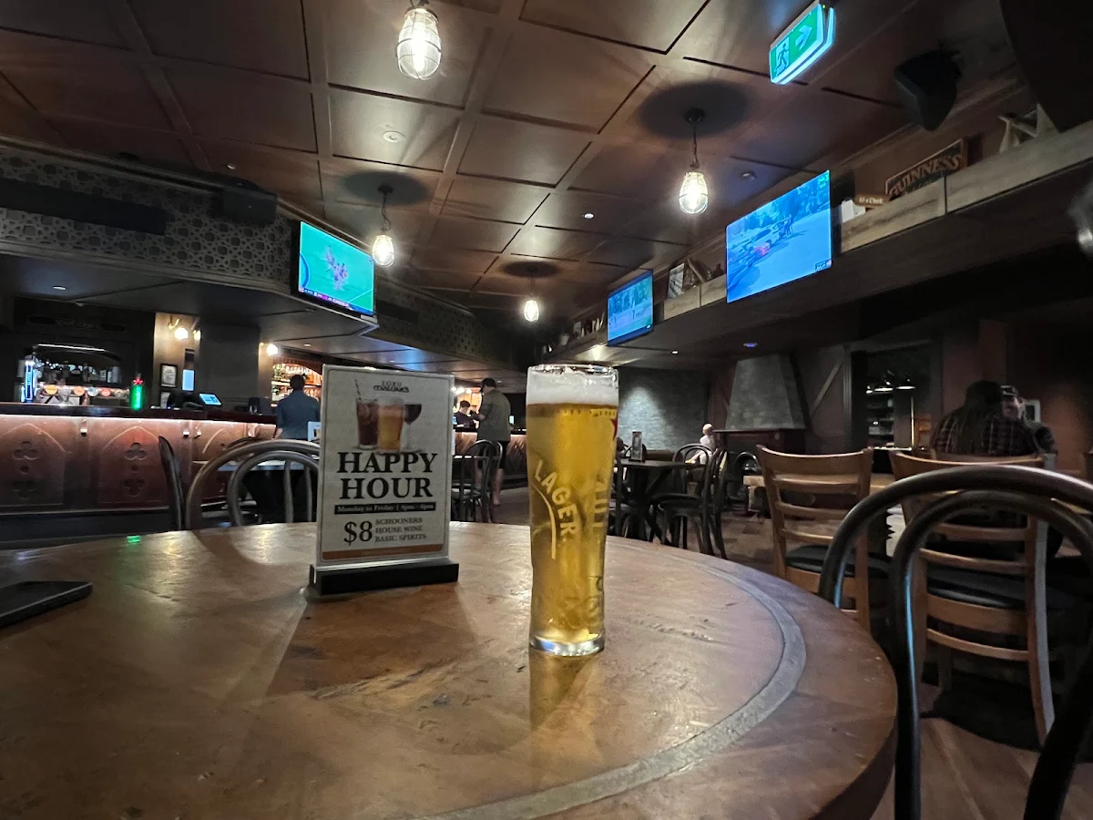 Vibe, Foxy Malone's Irish Pub