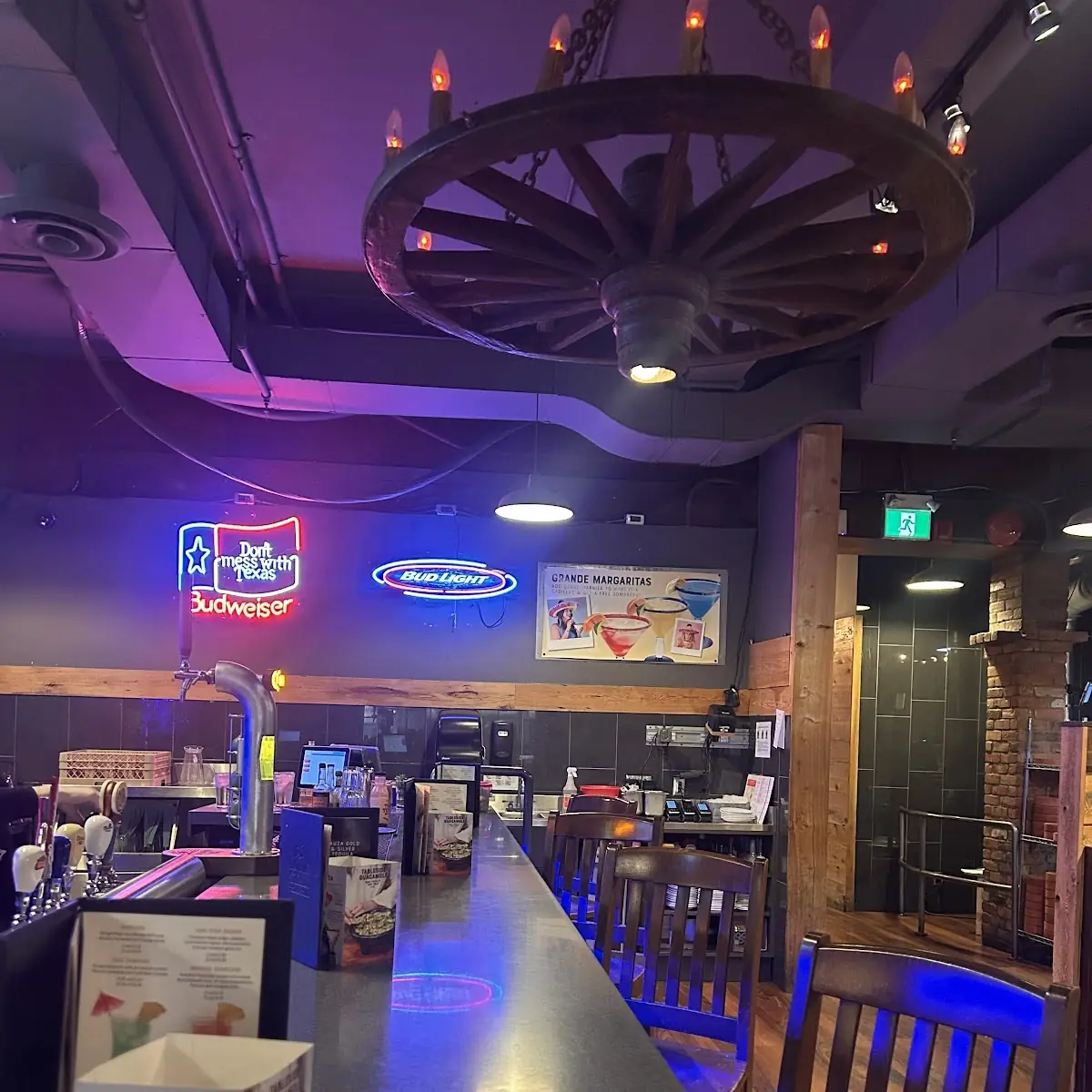 Vibe, Lone Star Texas Grill