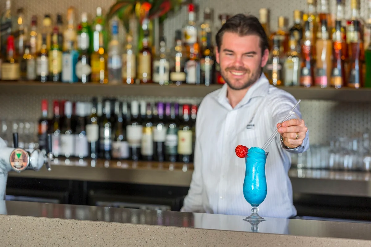 Vibe, Dazzas Bar at RACV Noosa Resort