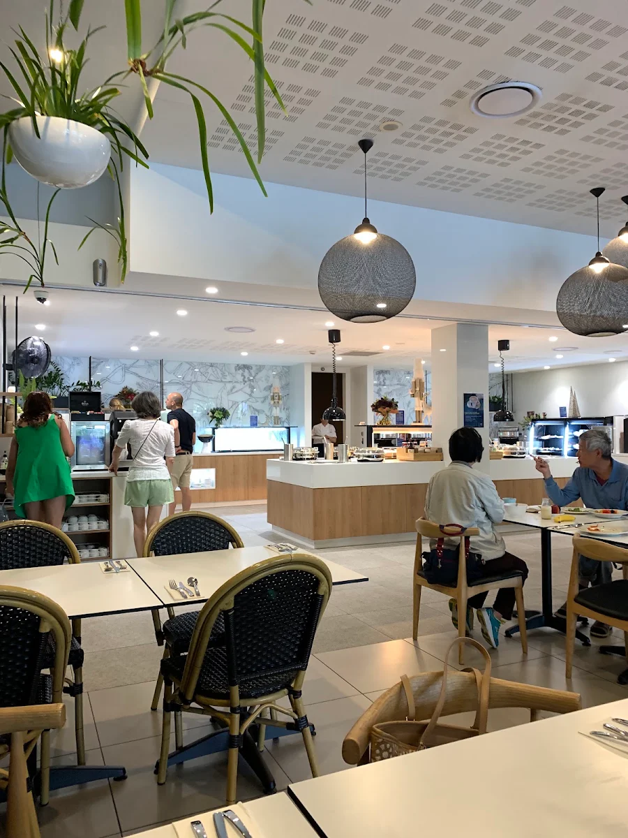 Vibe, Dazzas Bar at RACV Noosa Resort