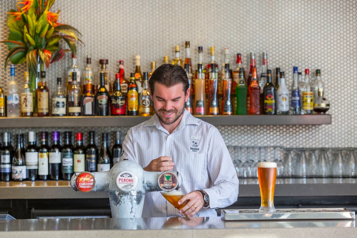 Vibe, Dazzas Bar at RACV Noosa Resort