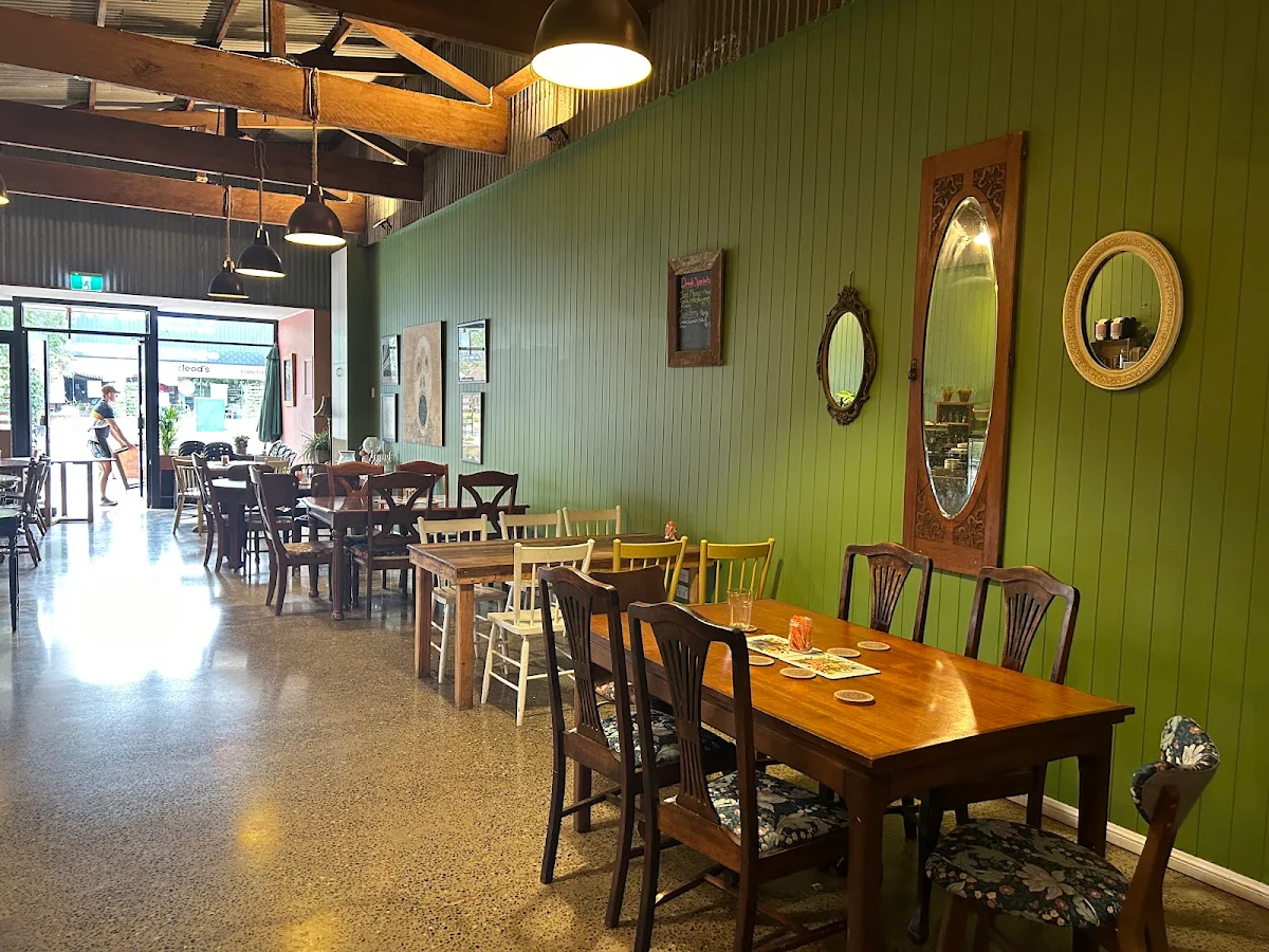 Vibe, Rubony’s Cafe