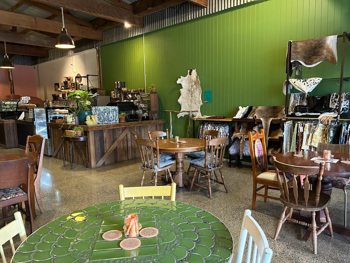 Vibe, Rubony’s Cafe