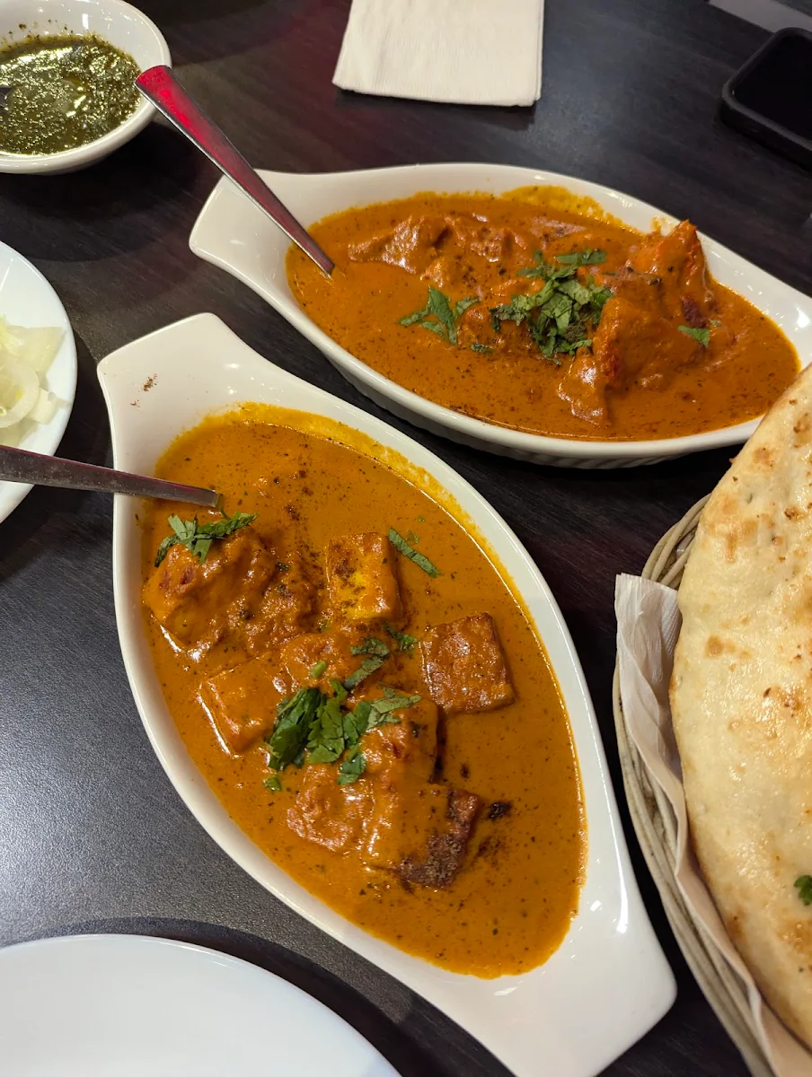 Food & drink, LAHORI CHARGHA HUTT