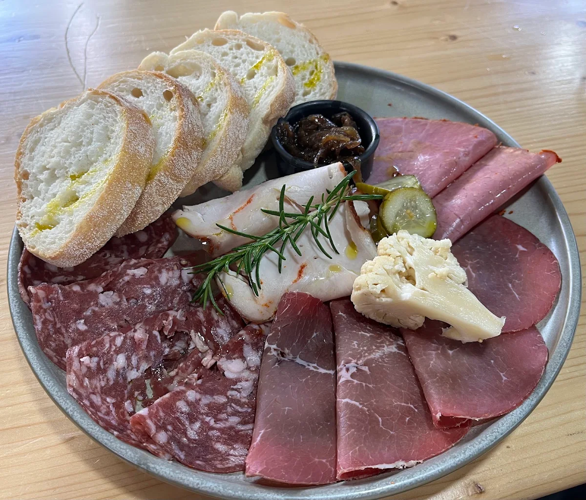 Food & drink, Green Olive at Red Hill