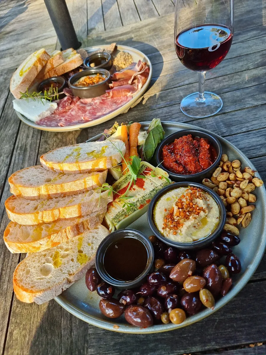 Food & drink, Green Olive at Red Hill