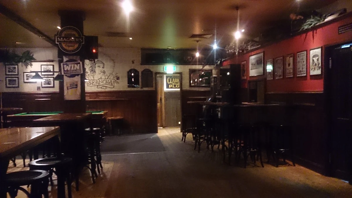 Vibe, Seanchai Irish Pub