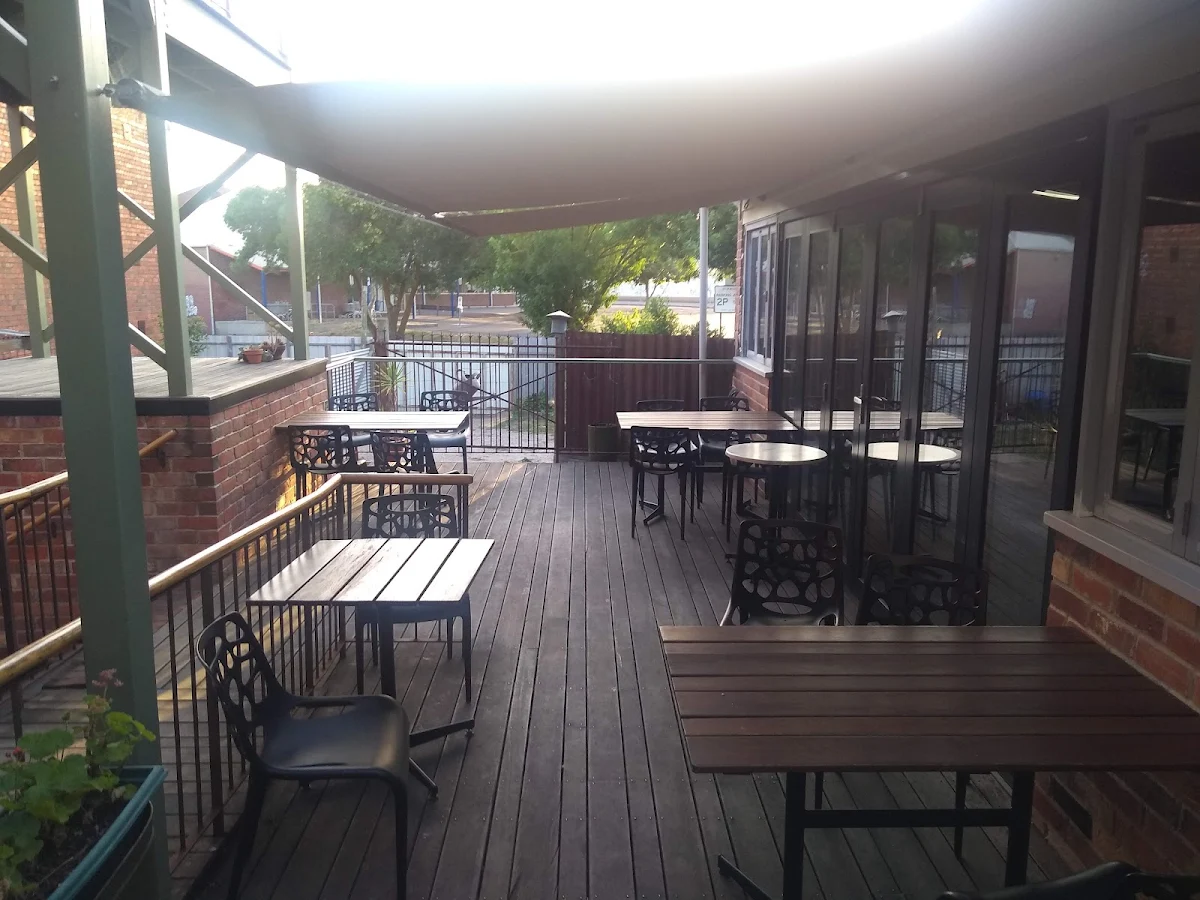 Vibe, The Main Bar