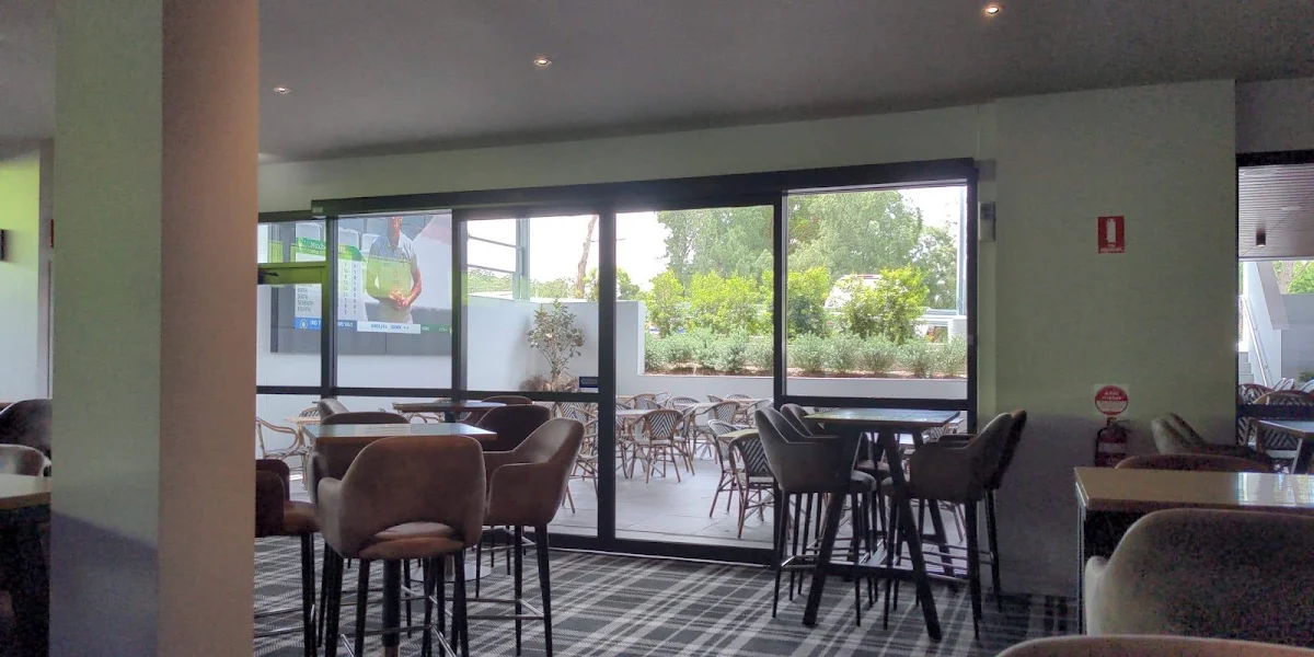 Vibe, Hotel Elermore