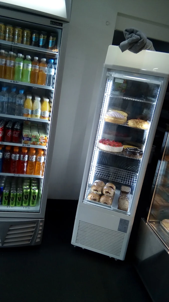 Vibe, Bite Me Bakehouse