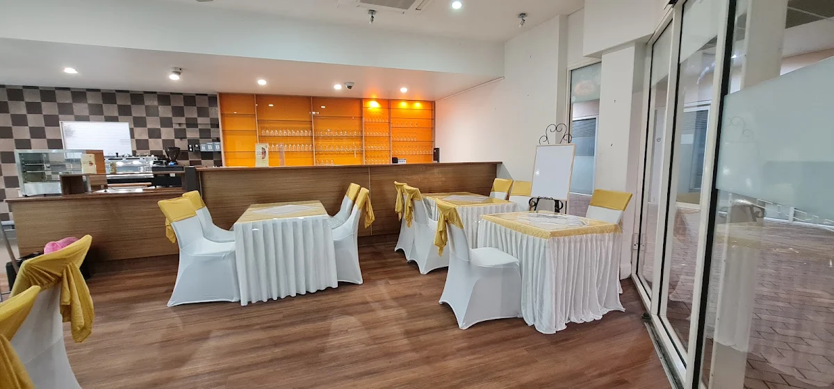 Vibe, Deccan Paradise Restaurant and Grill