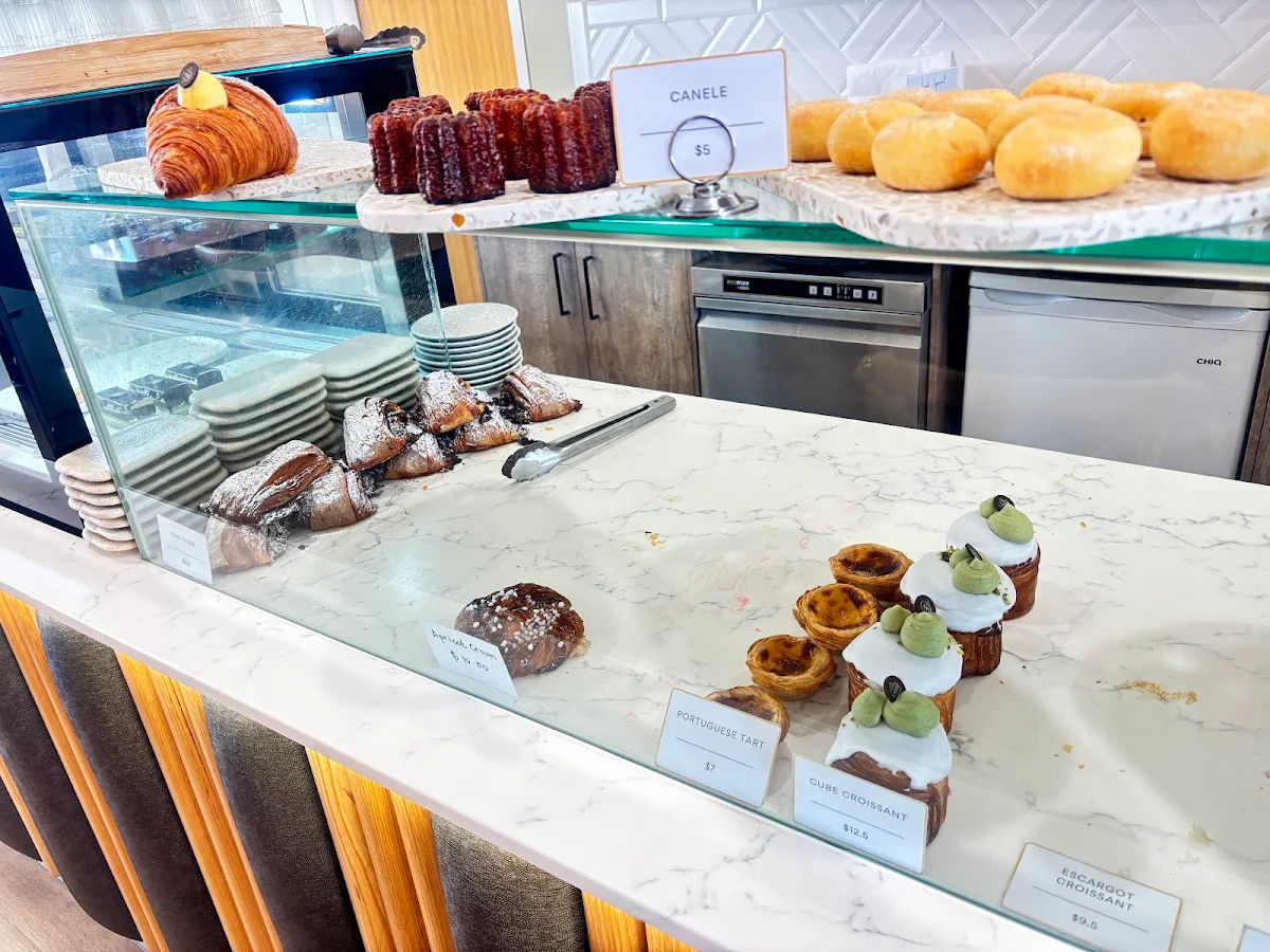 Food & drink, L'Anse French Café & Croissanterie