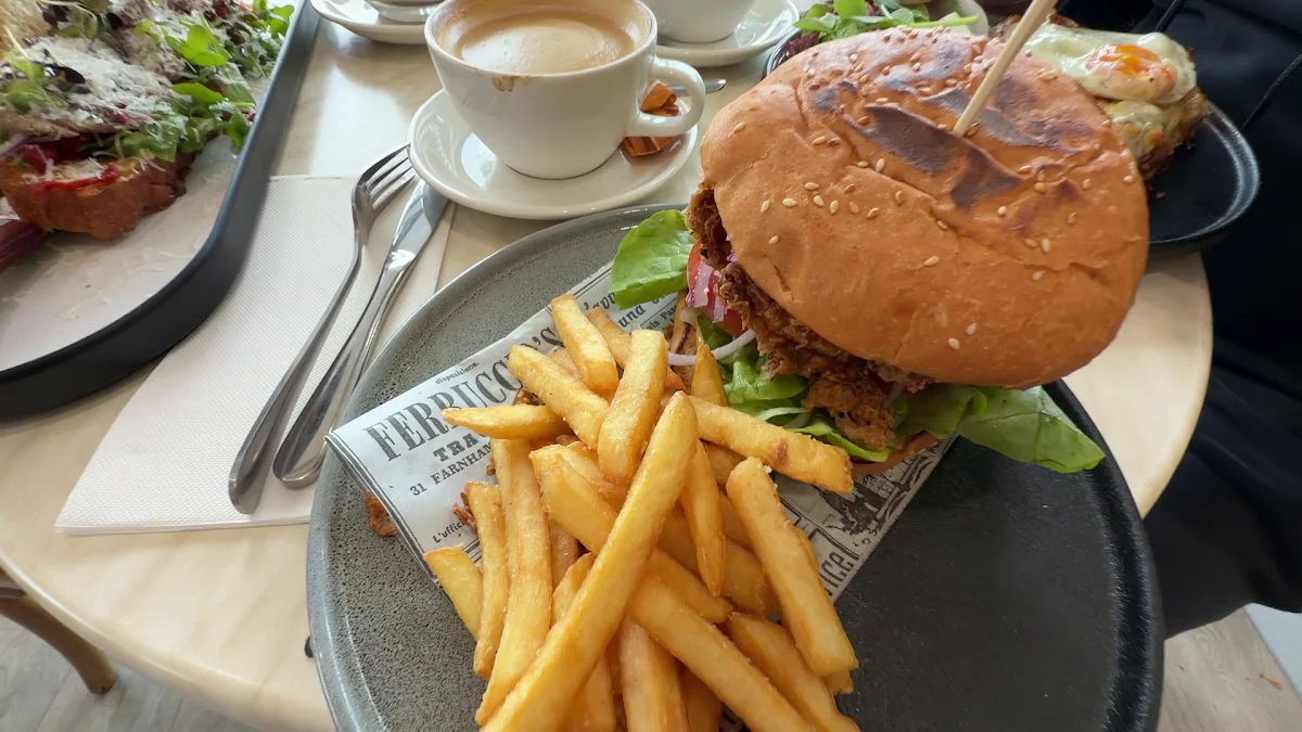 Food & drink, L'Anse French Café & Croissanterie