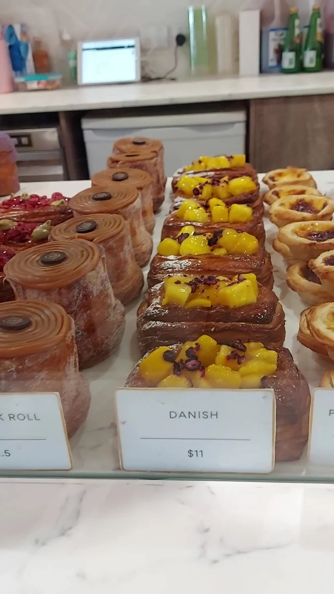Food & drink, L'Anse French Café & Croissanterie