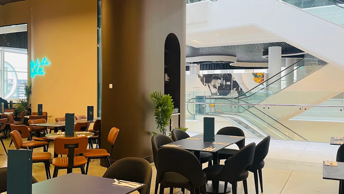 Vibe, DoughBalls Pizza, Rundle Place