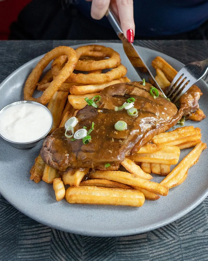 Food & drink, St. Louis Bar & Grill