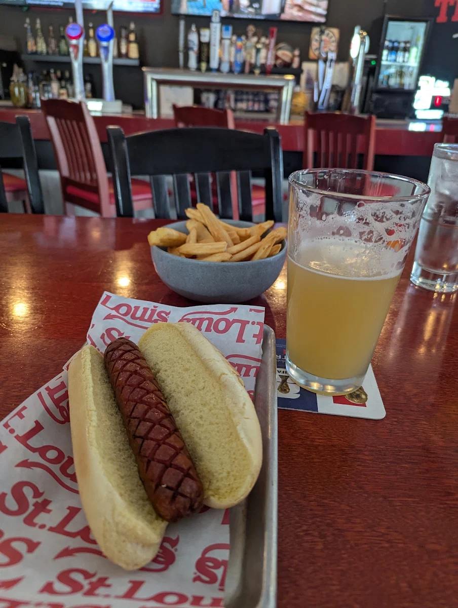 Food & drink, St. Louis Bar & Grill