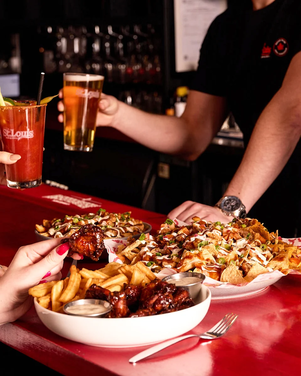 Food & drink, St. Louis Bar & Grill