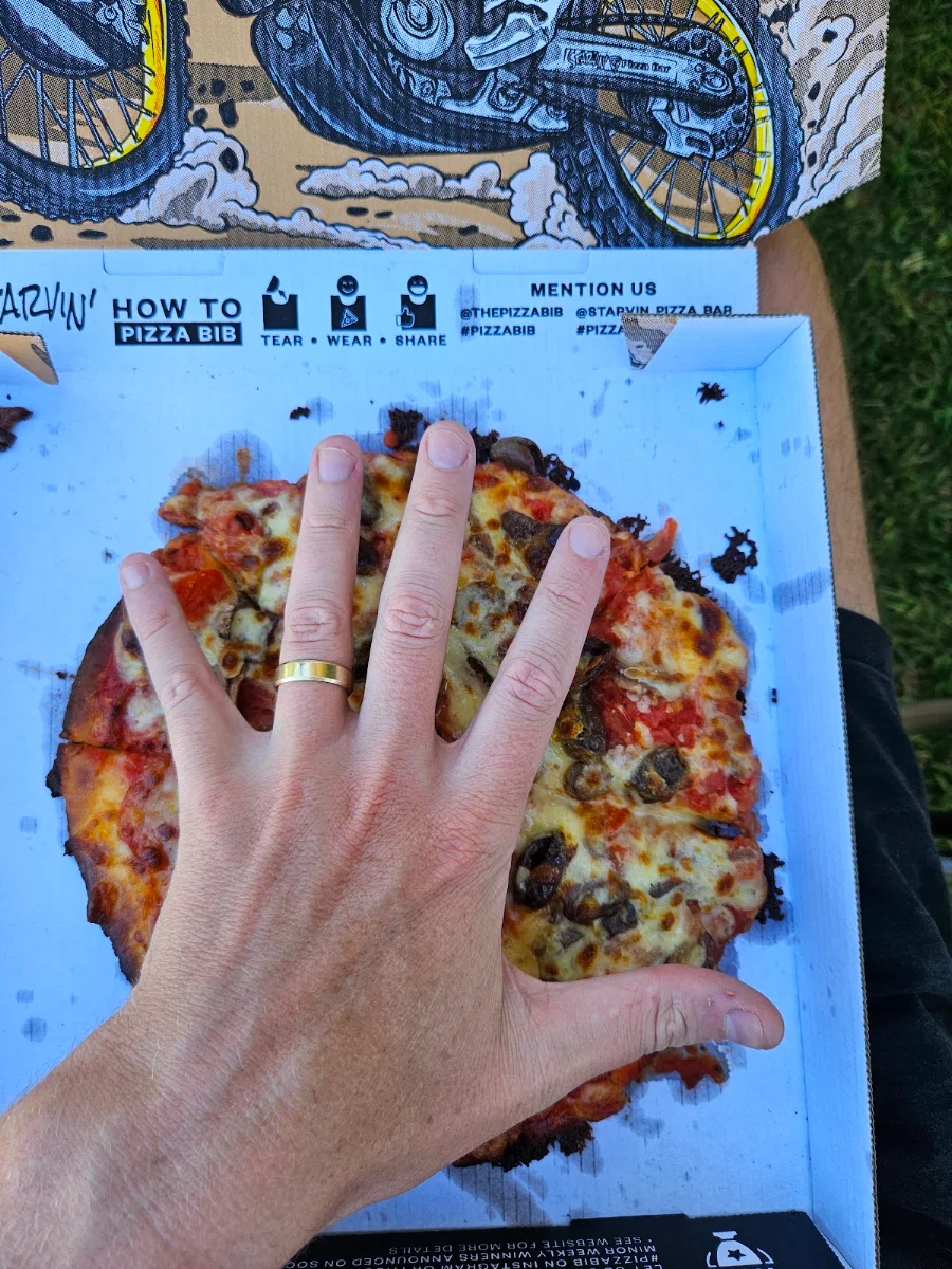 Menu, Starvin' Pizza Bar Wagga