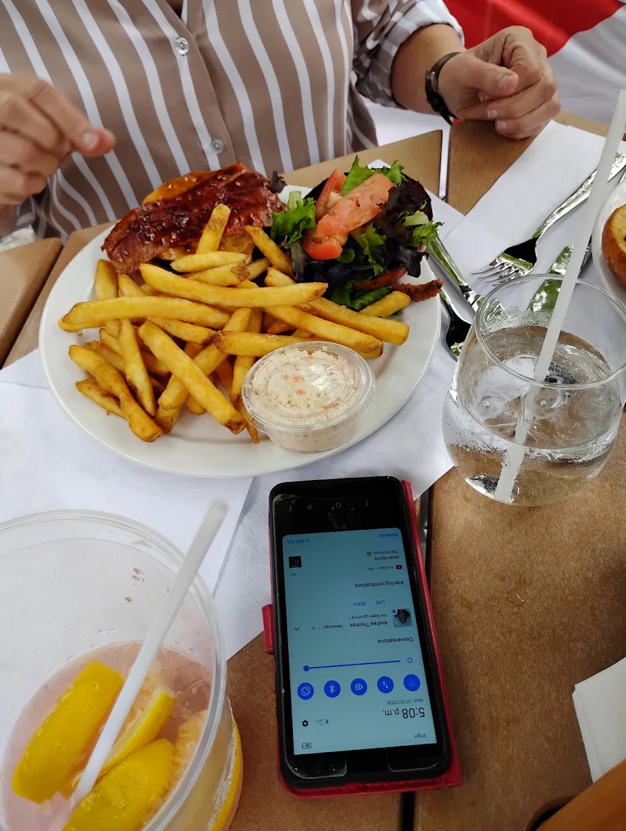 Food & drink, The Riverside Restaurant