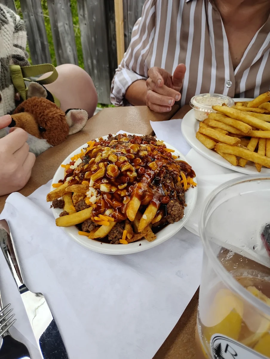 Food & drink, The Riverside Restaurant