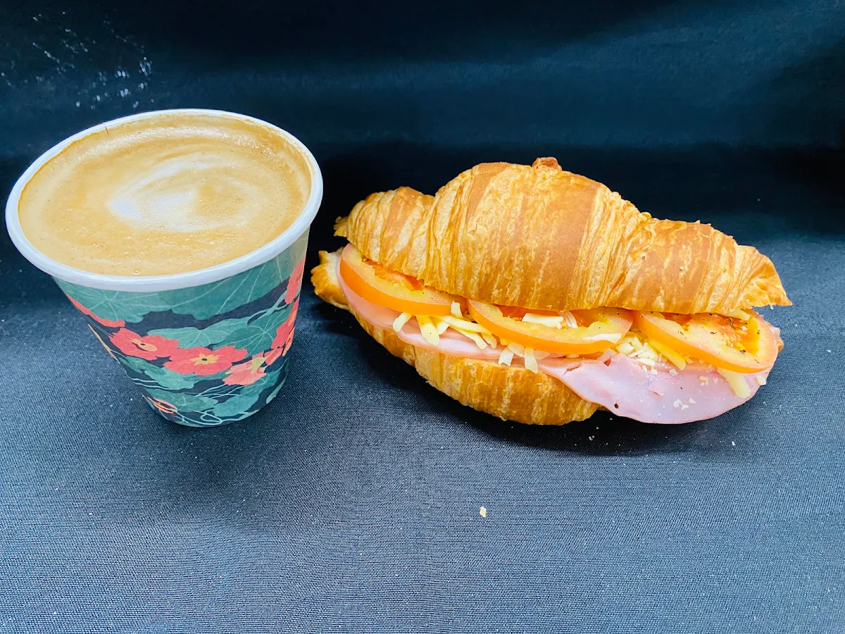 Food & drink, Hobart Zoo and Aquarium Bakari’s Roar Cafe