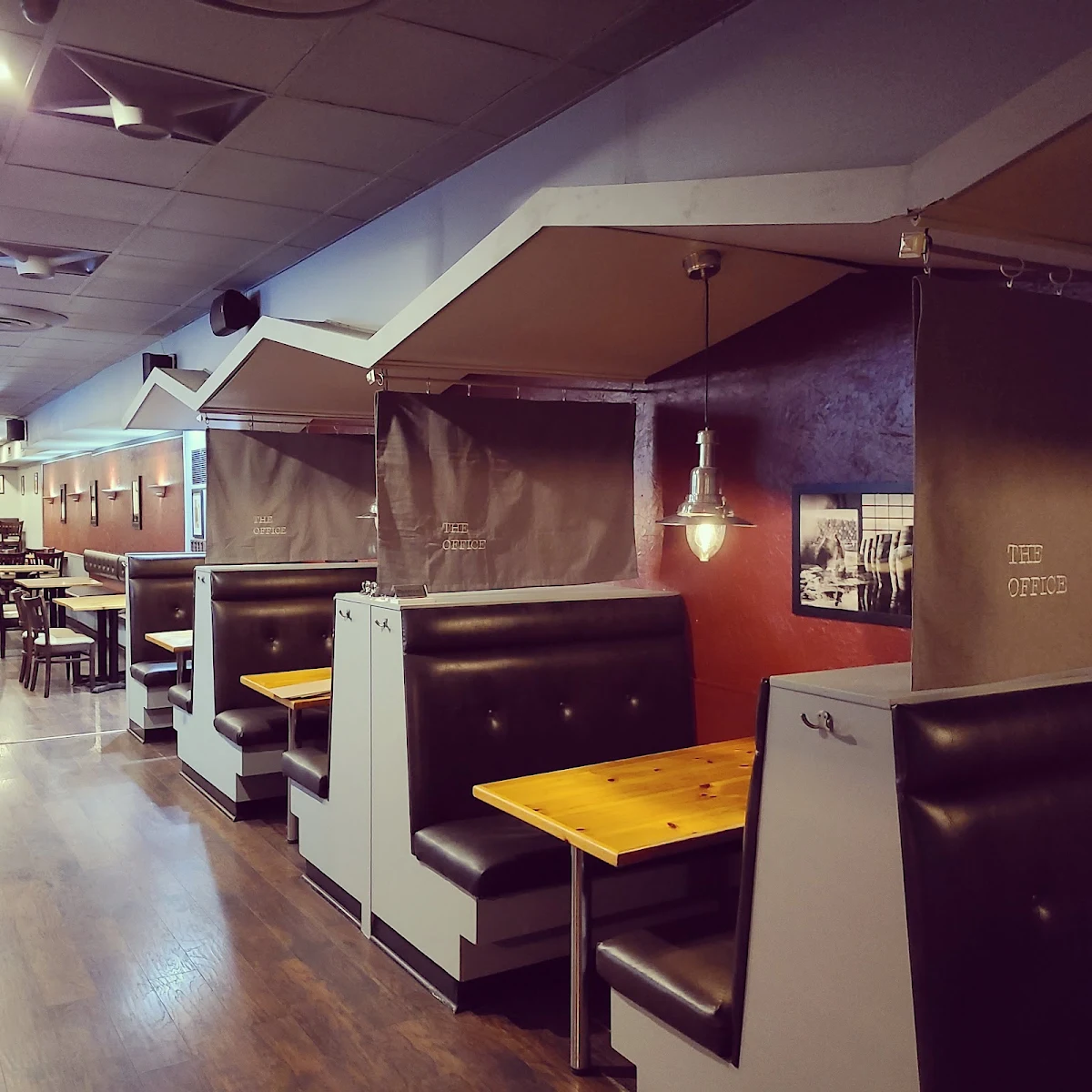 Vibe, The Office Tap & Grill