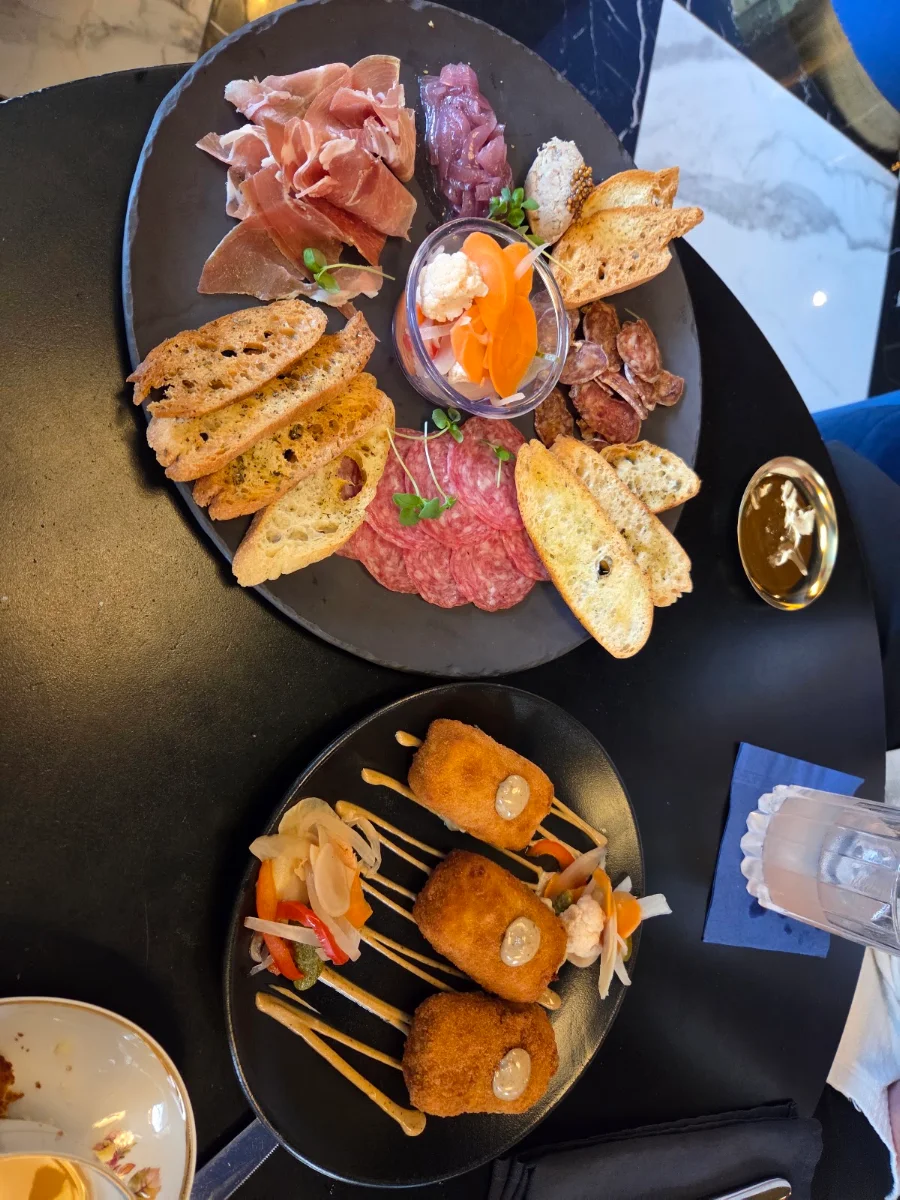 Food & drink, Le Bijou • Salon à cocktails