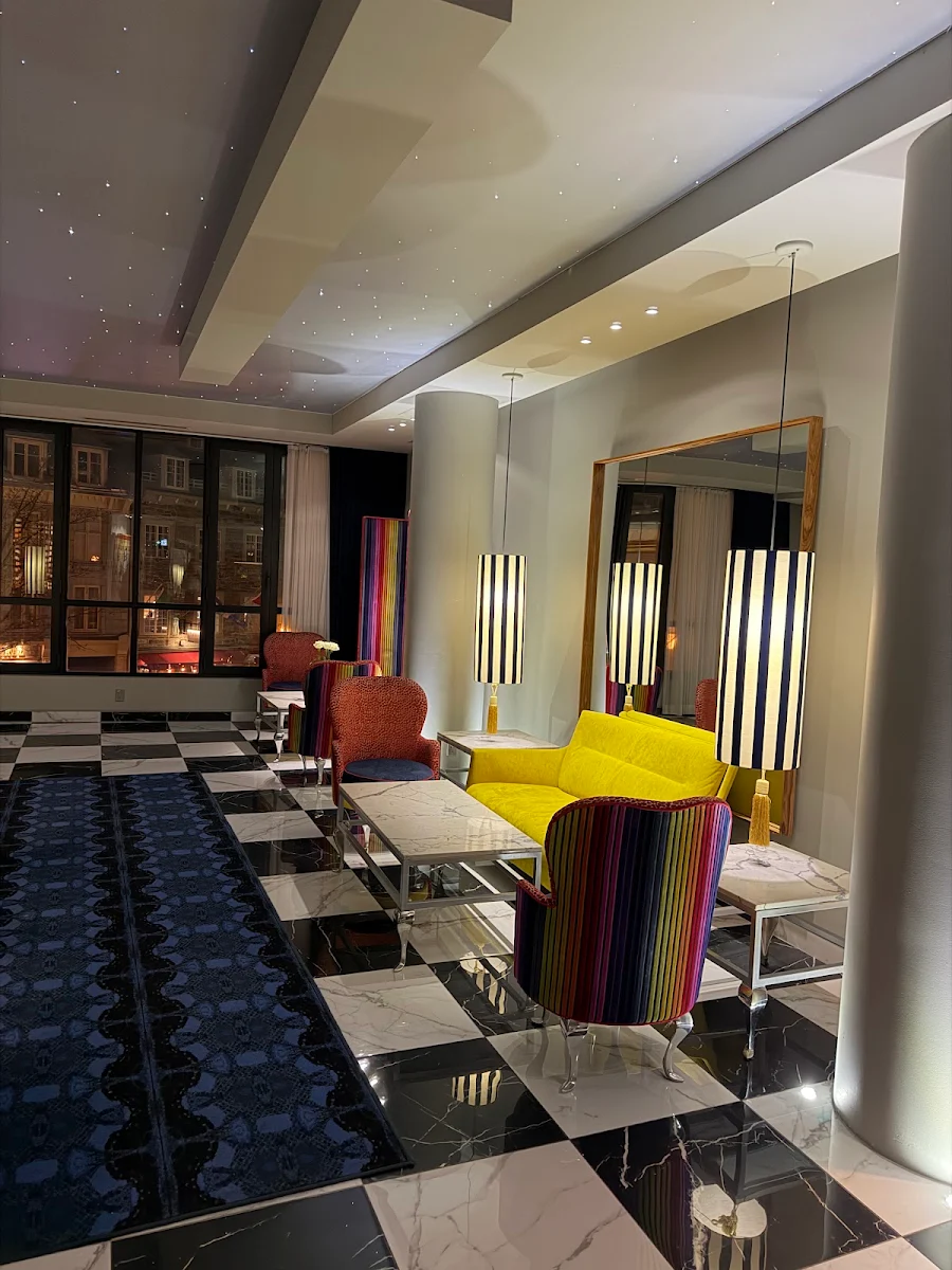 Vibe, Le Bijou • Salon à cocktails
