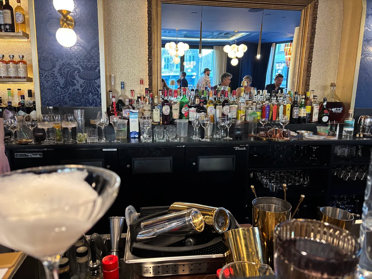 Vibe, Le Bijou • Salon à cocktails