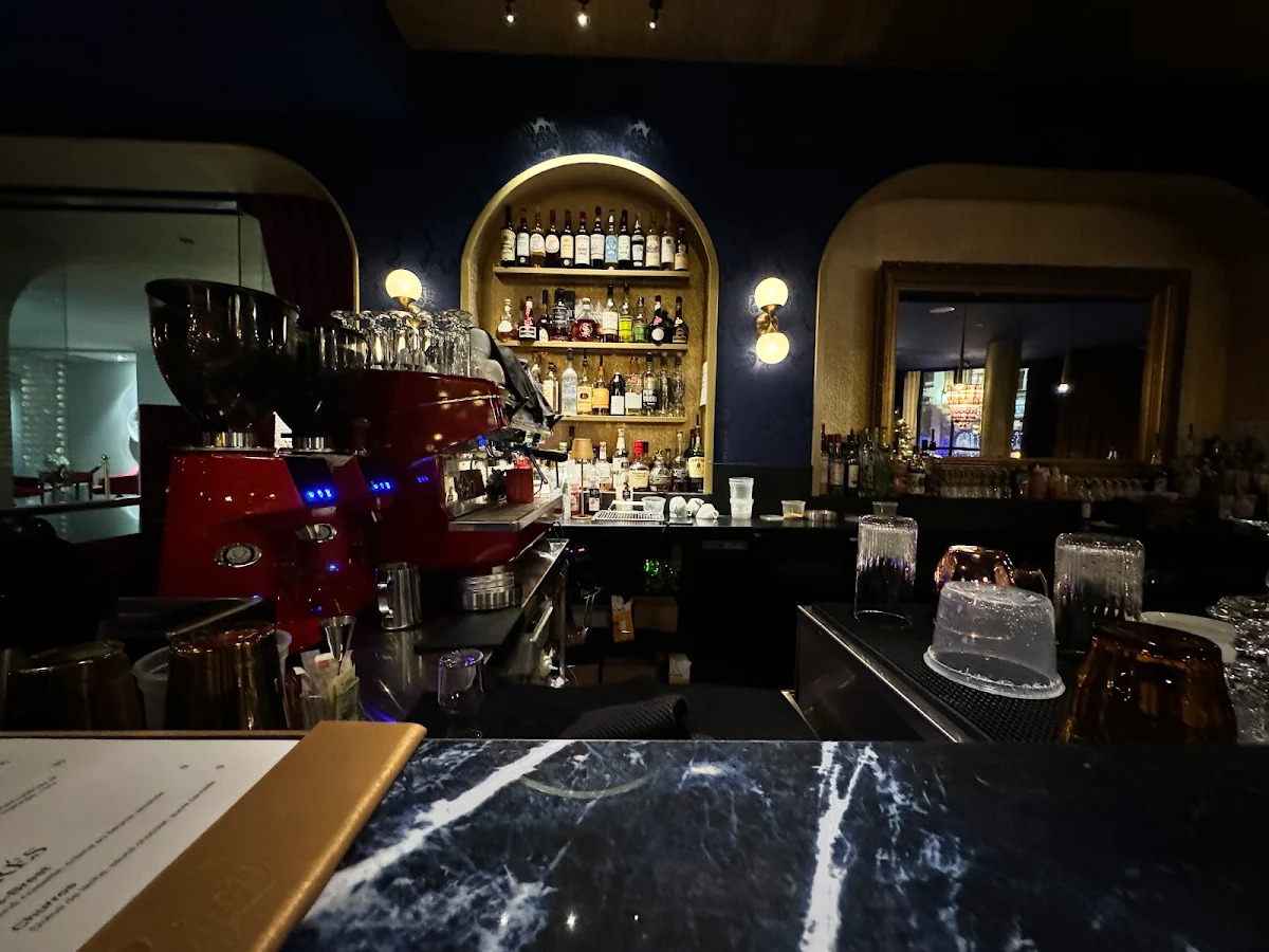 Vibe, Le Bijou • Salon à cocktails