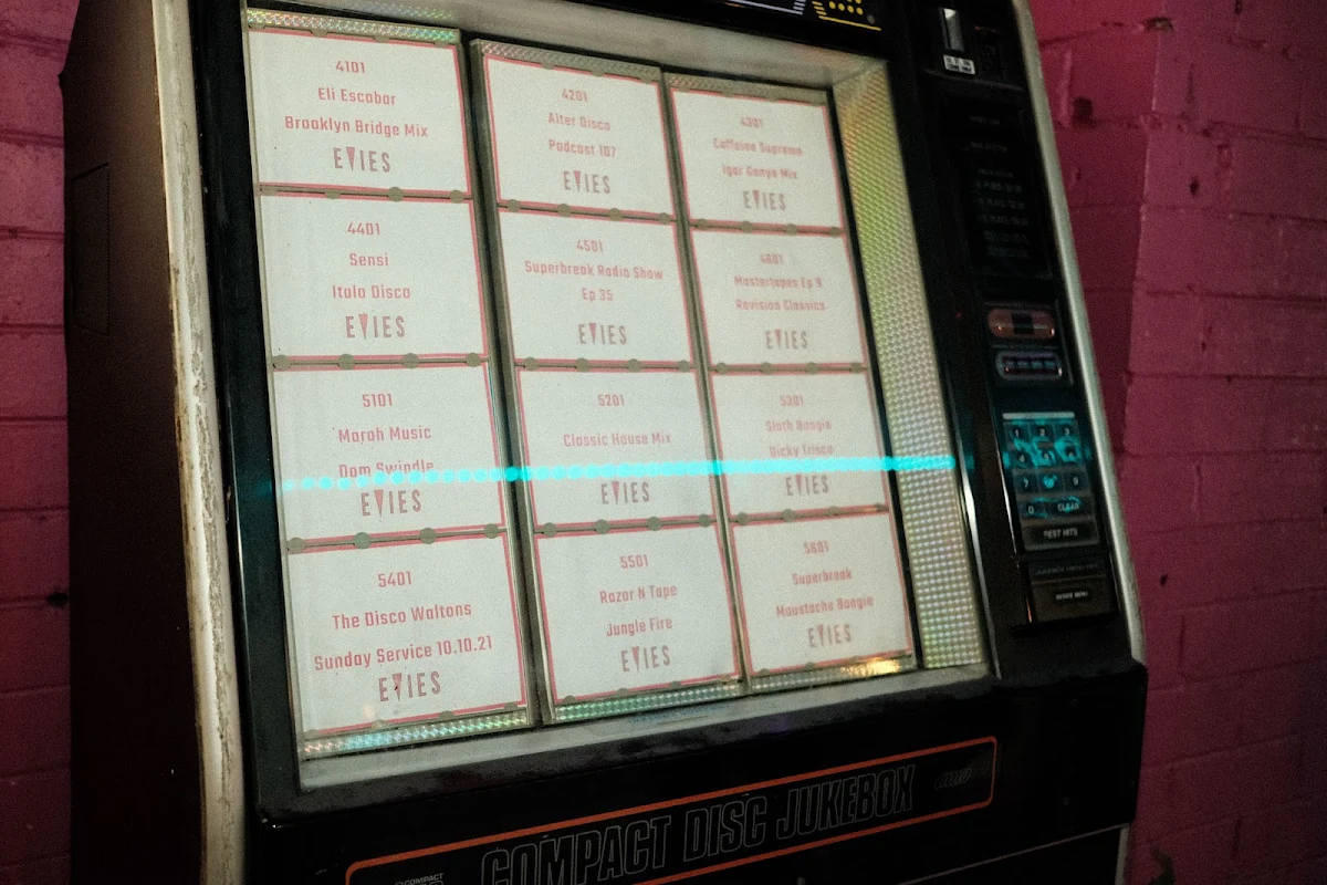 Menu, Evies Disco Diner