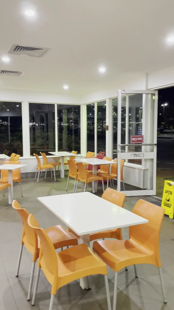 Vibe, Red Rooster Helensvale