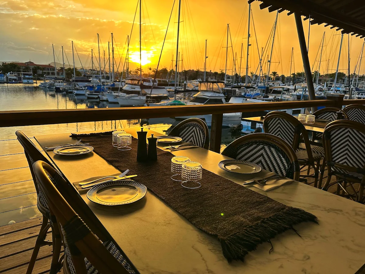 Vibe, The Yankees Restaurant and Bar - Hope Island
