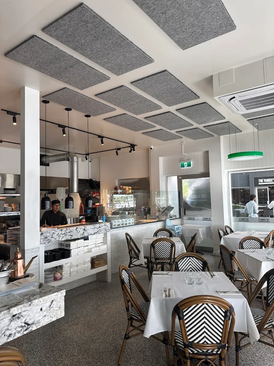 Vibe, The Yankees Restaurant and Bar - Hope Island