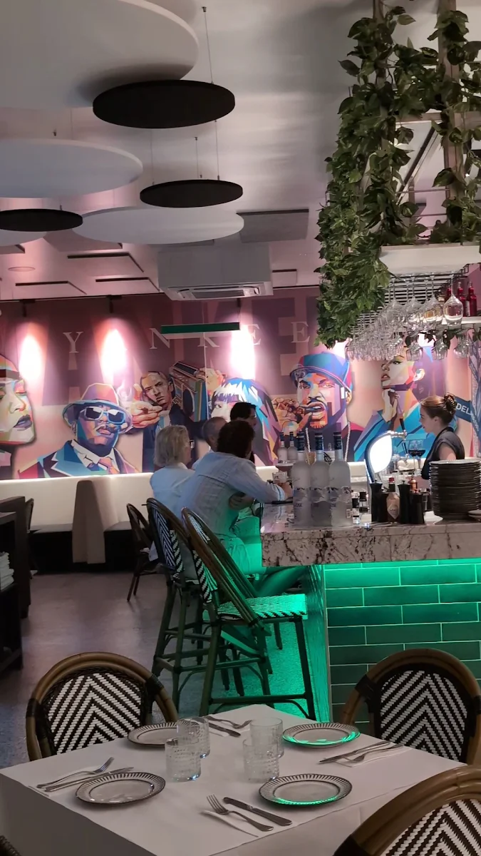Vibe, The Yankees Restaurant and Bar - Hope Island