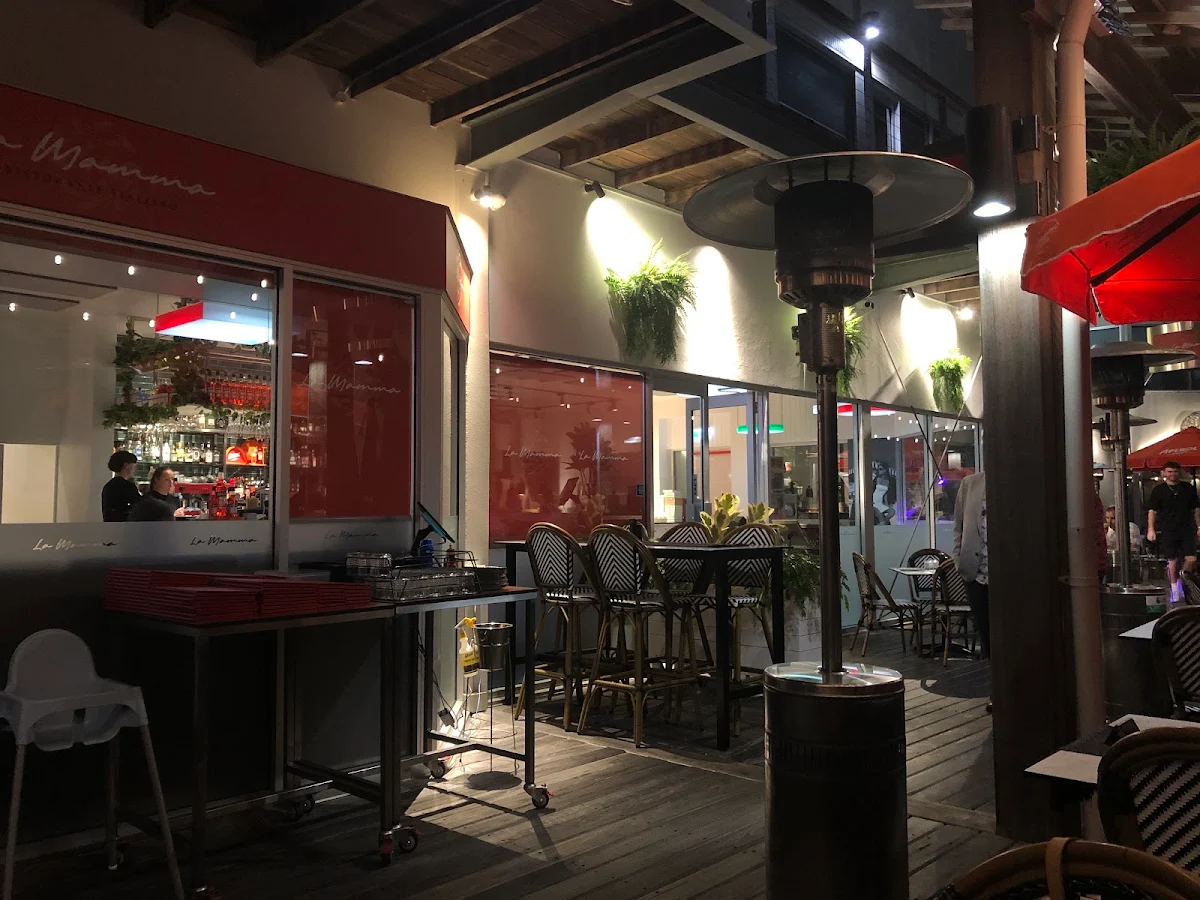 Vibe, The Yankees Restaurant and Bar - Hope Island