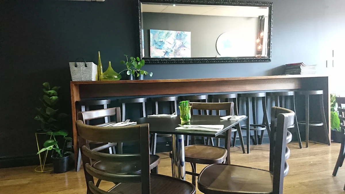 Vibe, Cafe Lacuna