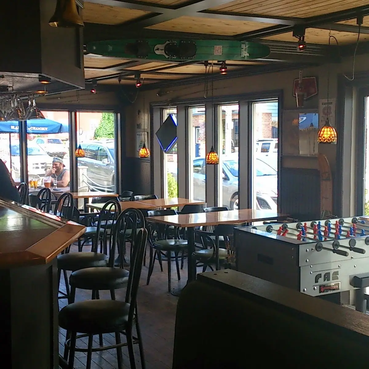 Vibe, Pub Le Belvédère