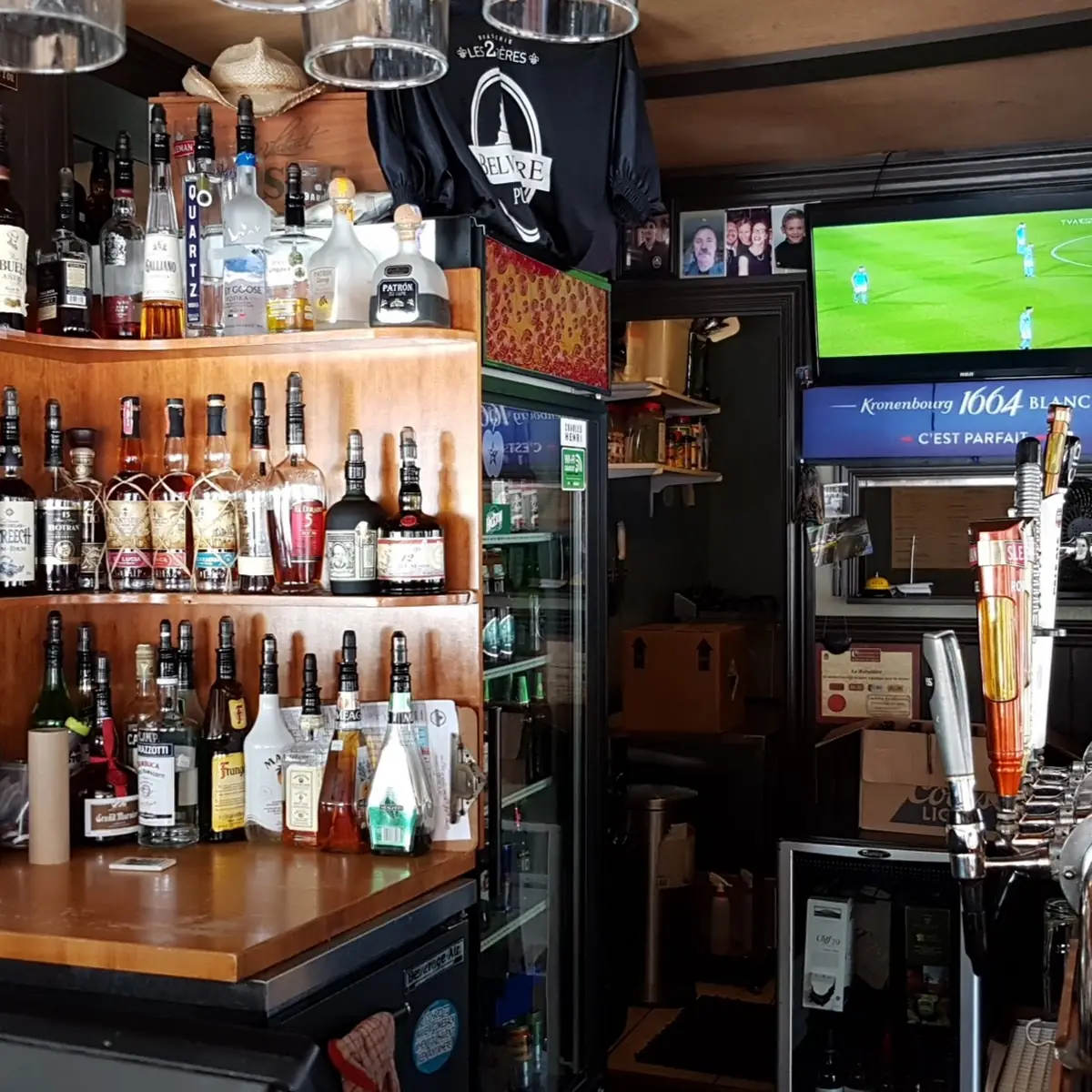 Vibe, Pub Le Belvédère