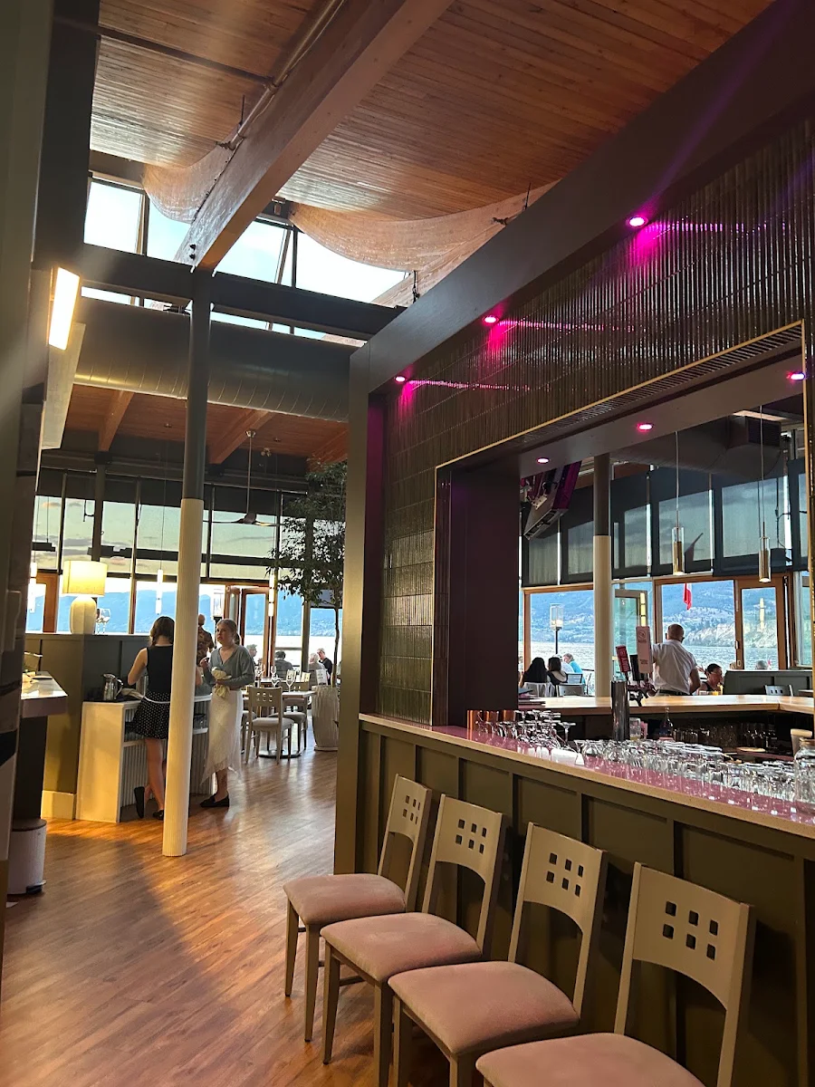 Vibe, Hooded Merganser Restaurant
