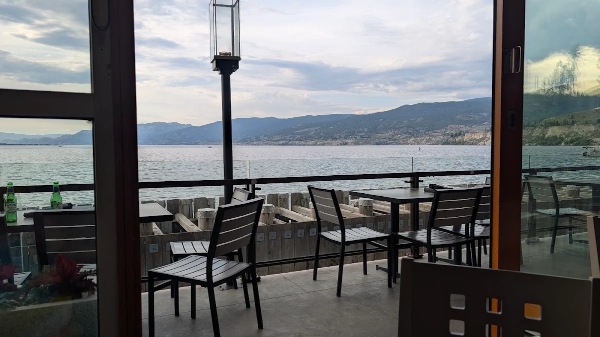 Vibe, Hooded Merganser Restaurant