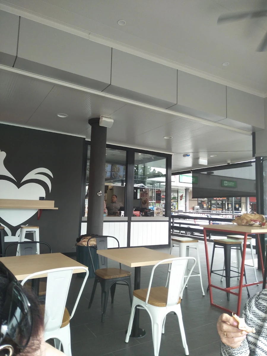 Vibe, Red Rooster Ashgrove West Reggie