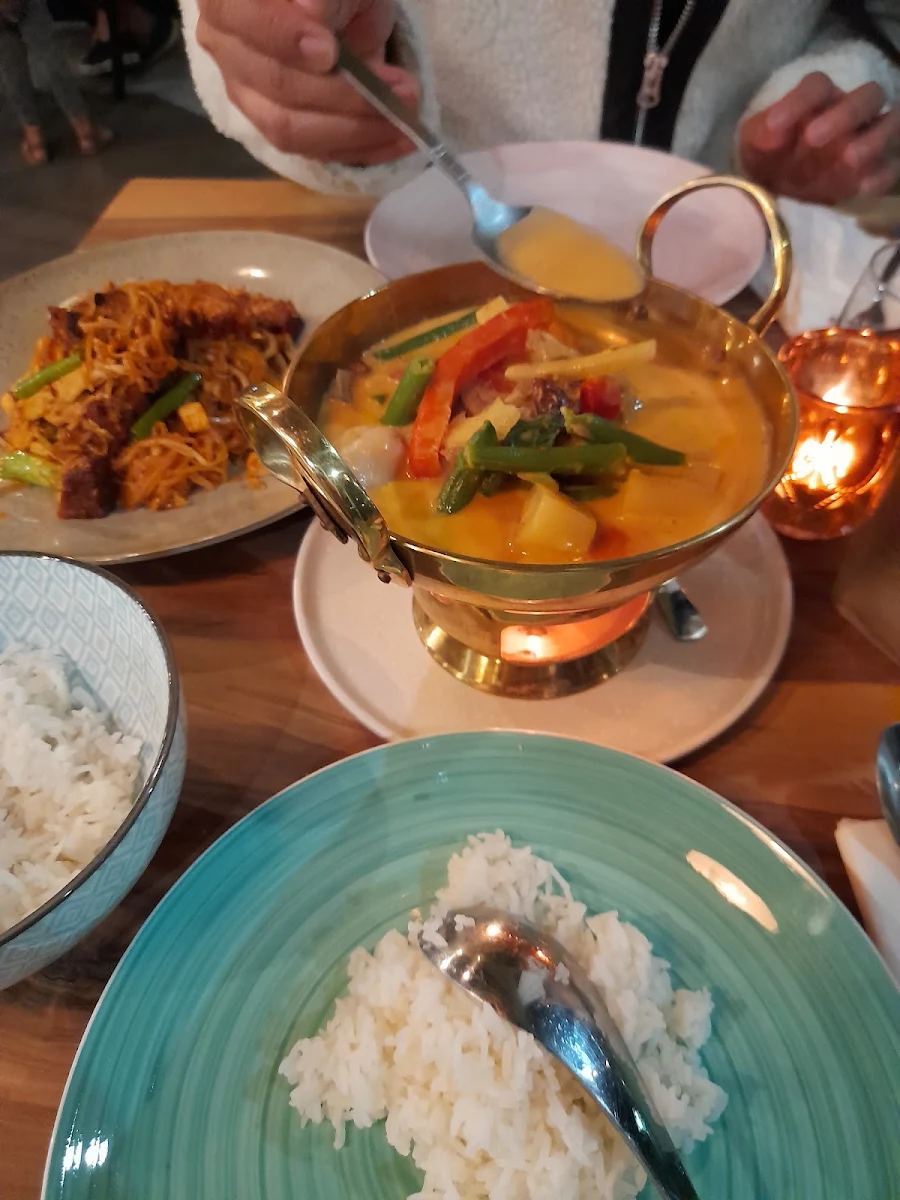 Food & drink, Pikoon Thai Restaurant