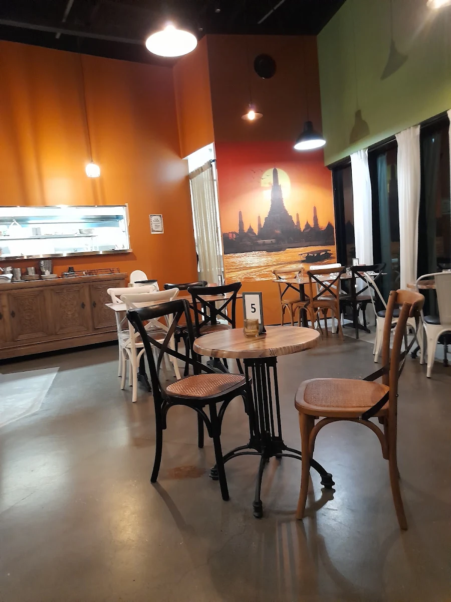 Vibe, Pikoon Thai Restaurant