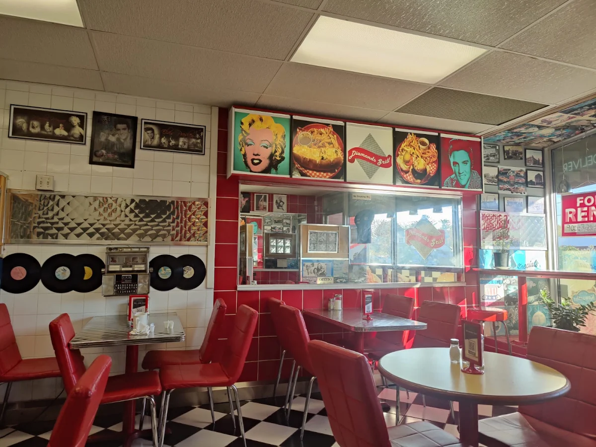 Vibe, Diamond's Grill