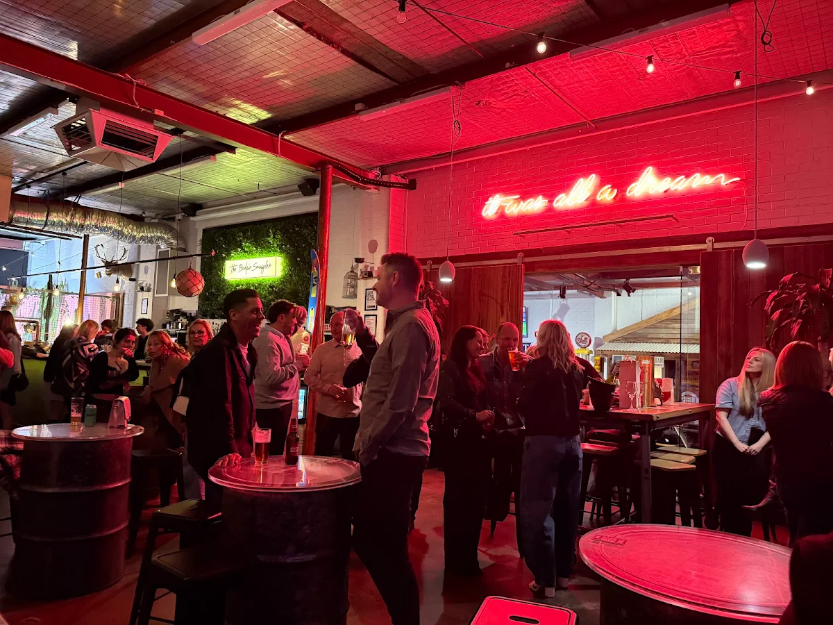 Vibe, The Budgie Bar