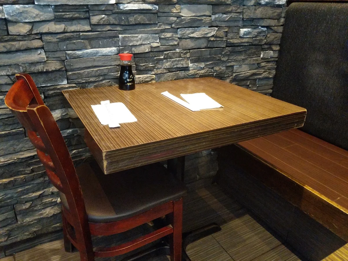 Vibe, Sushi Garden Metro