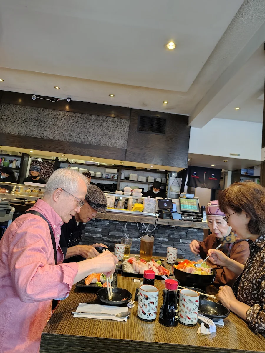 Vibe, Sushi Garden Metro
